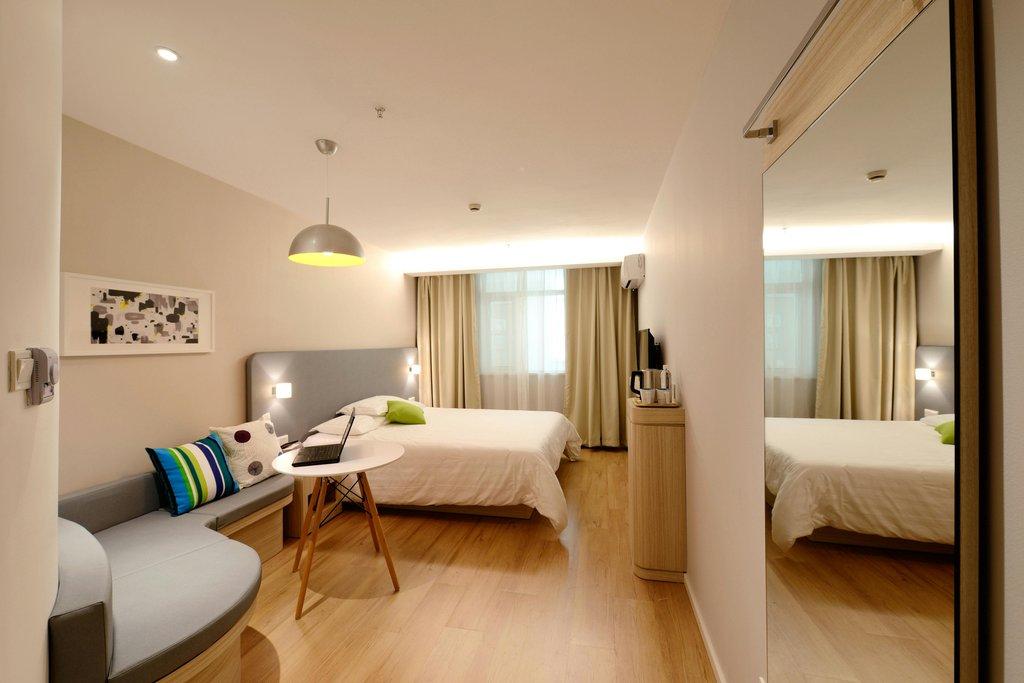 Rooms & Suites